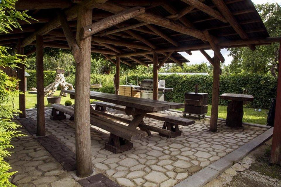 Vahe Guest House Пылтсамаа Экстерьер фото